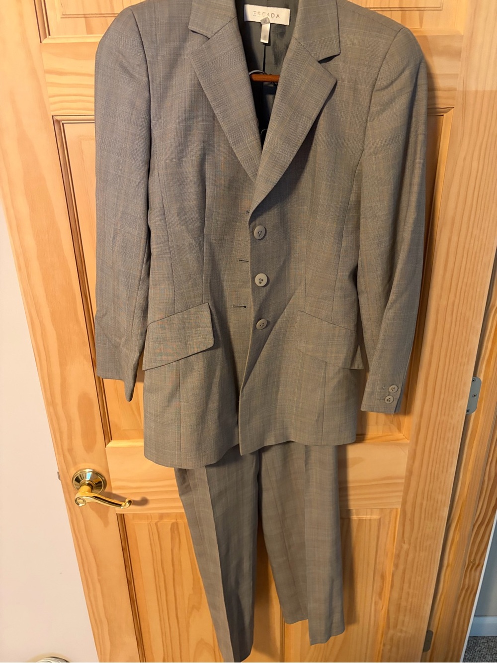 Vintage ESCADA 100% Pure New Wool Gray Plaid Pant Suit Blazer Trousers Set
